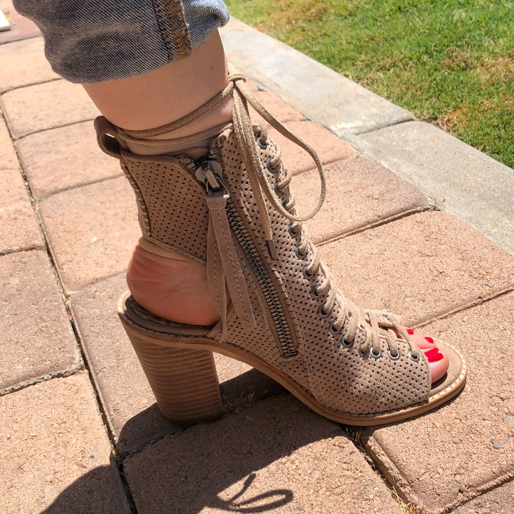 Dolce vita nude heels
